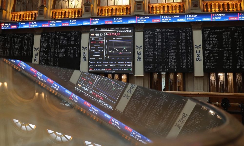 Borsa: Europa tutta in rialzo con futures Usa, Milano +0,7%