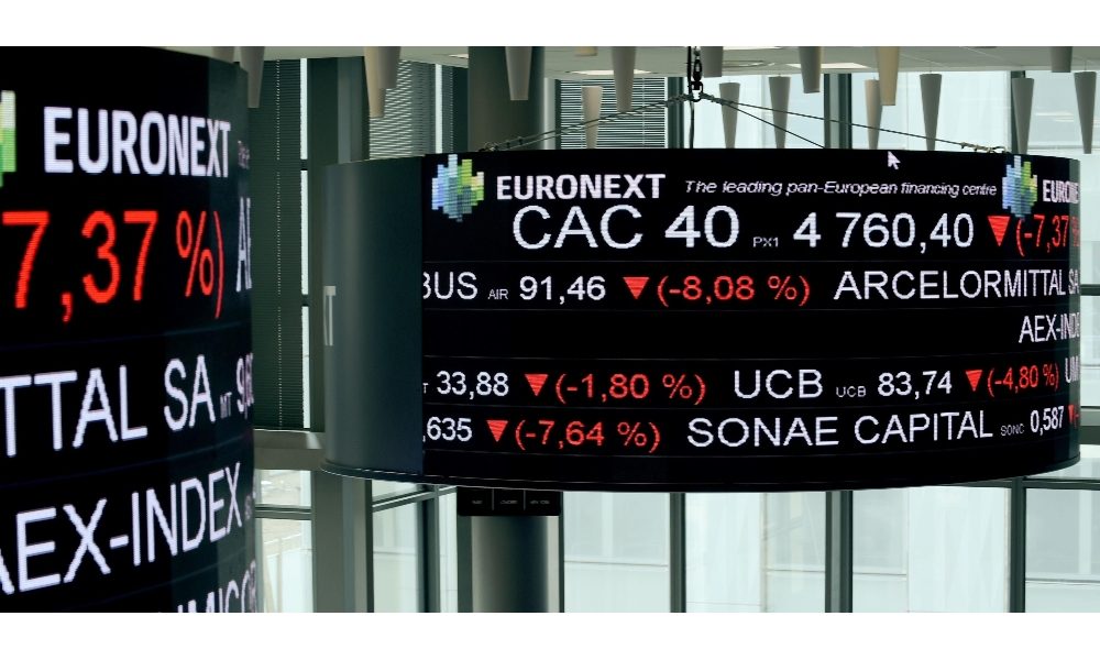 Borsa: Europa volatile, Milano +0,2%