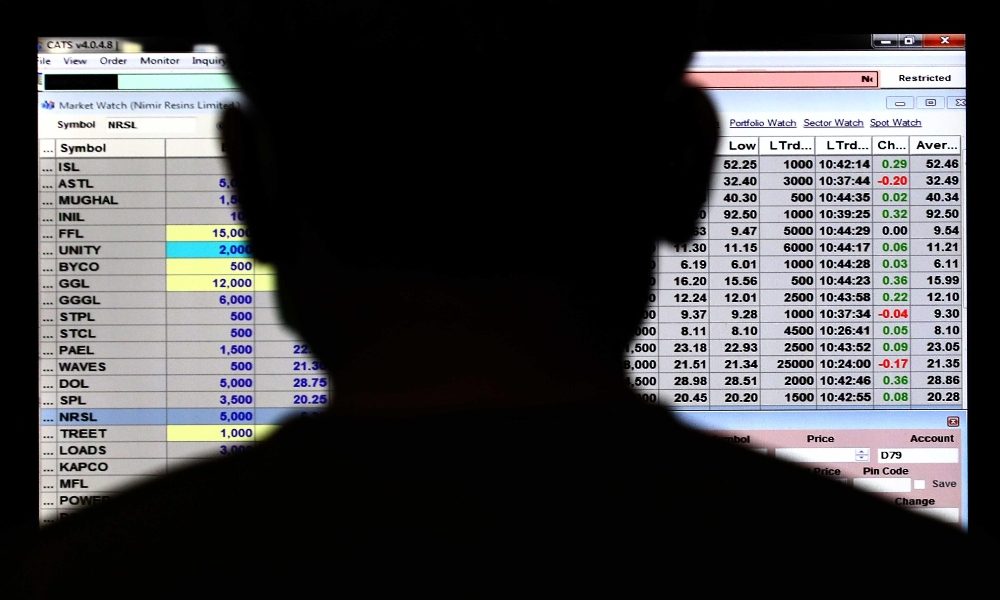 Borsa Hong Kong, +0,56% dopo nuova legge