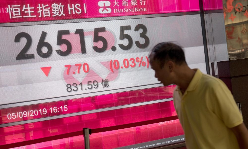 Borsa Hong Kong apre a +0,45%