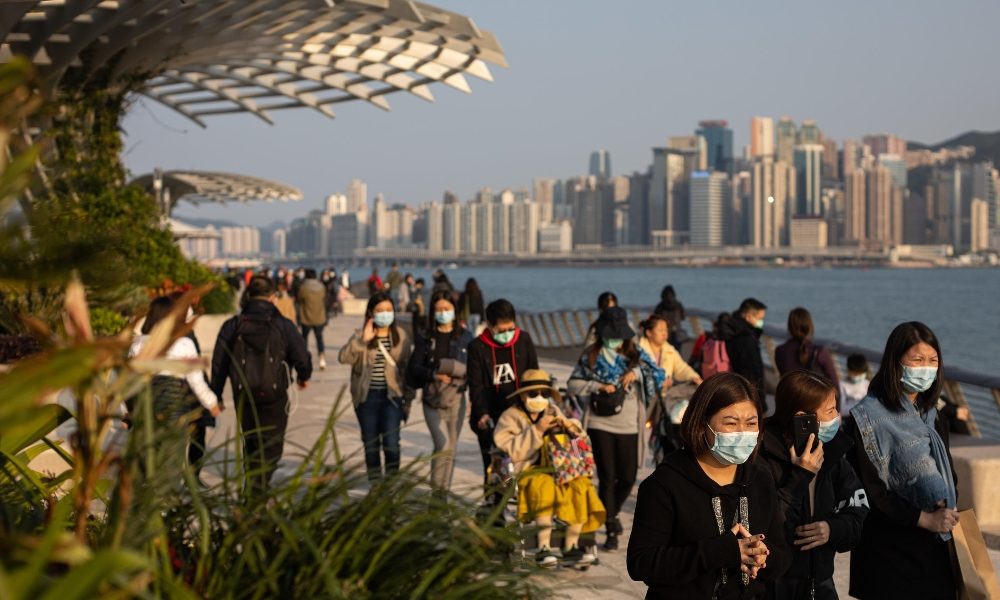 Borsa, Hong Kong apre negativa