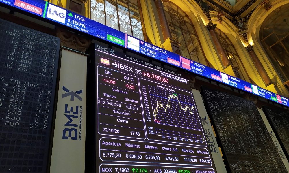 Borsa Hong Kong poco mossa,apre a -0,05%