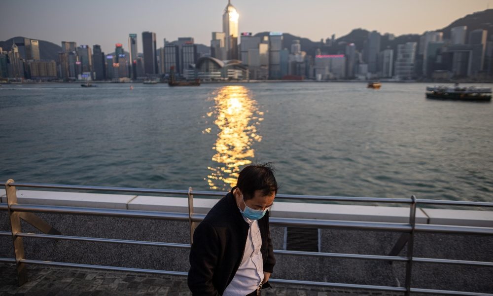 Borsa, Hong Kong positiva