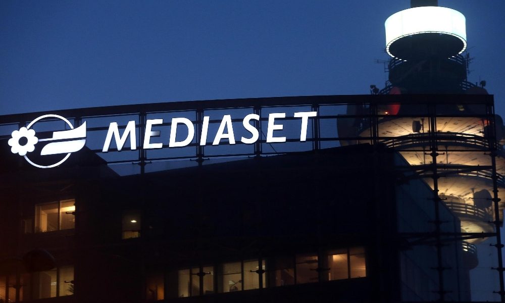 Borsa: Mediaset corre ancora, chiude in aumento del 9%