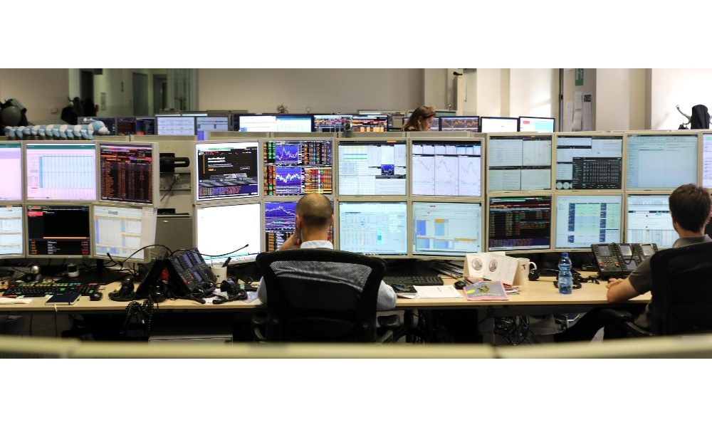 Borsa Milano allunga con Europa