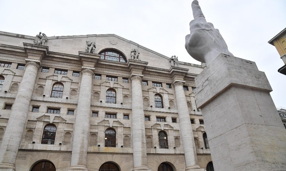 Borsa: Milano apre in rialzo (+0,19%)