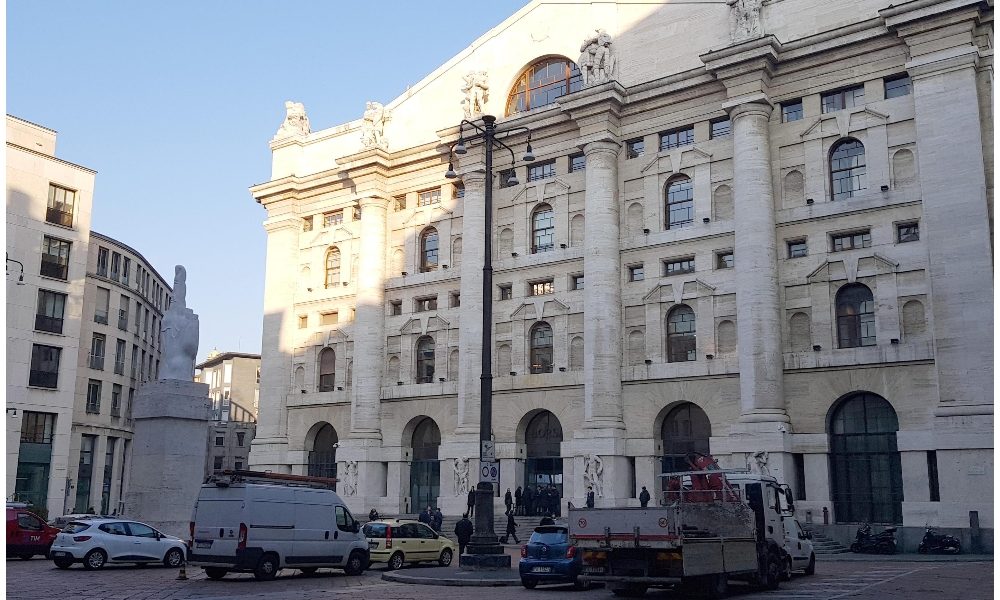 Borsa: Milano chiude in rialzo (+1,74%)