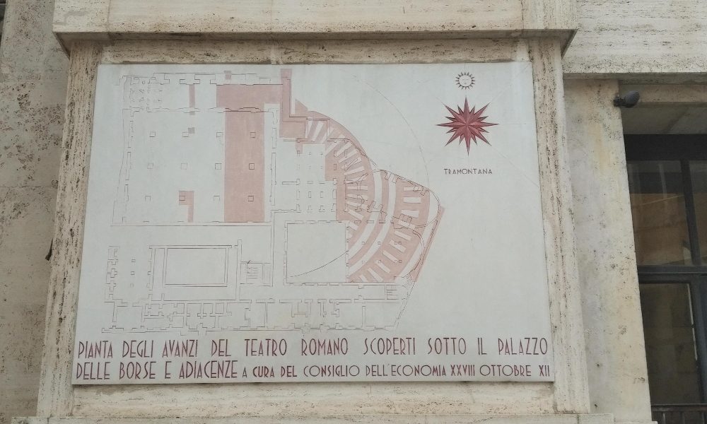 Borsa: Milano in parità (-0,04%), balzo di Snam e Inwit