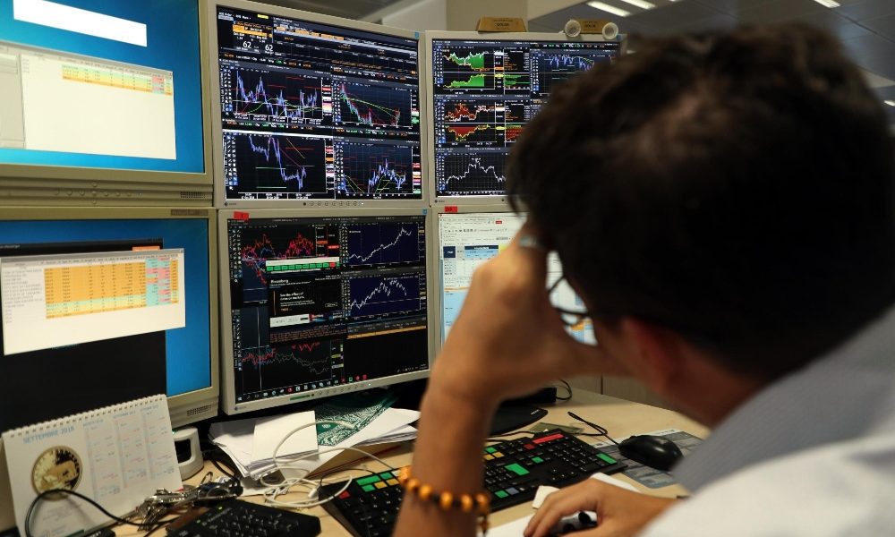 Borsa: Milano scende (+0,07%)