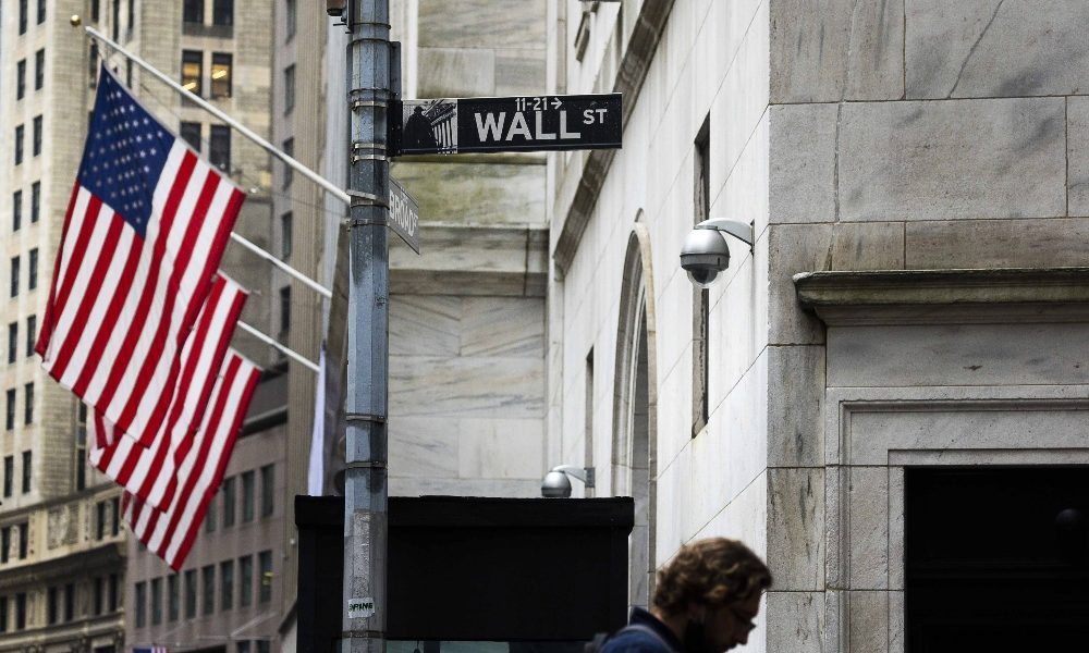 Borsa: Ny apre in forte calo, Dj -1,82%, Nasdaq -2,01%