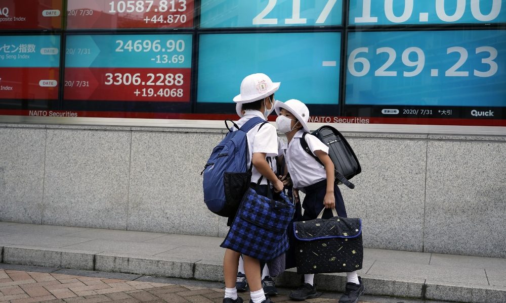 Borsa, Tokyo apre in lieve ribasso