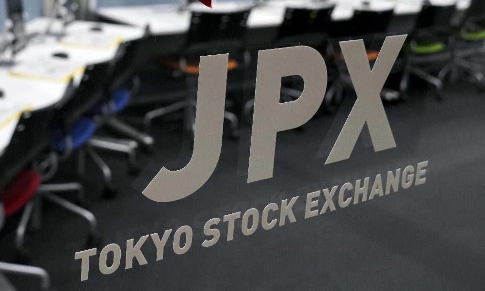 Borsa Tokyo crolla in apertura, -3,26%