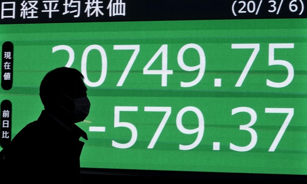 Borsa: Tokyo crolla in apertura (-3,41%)