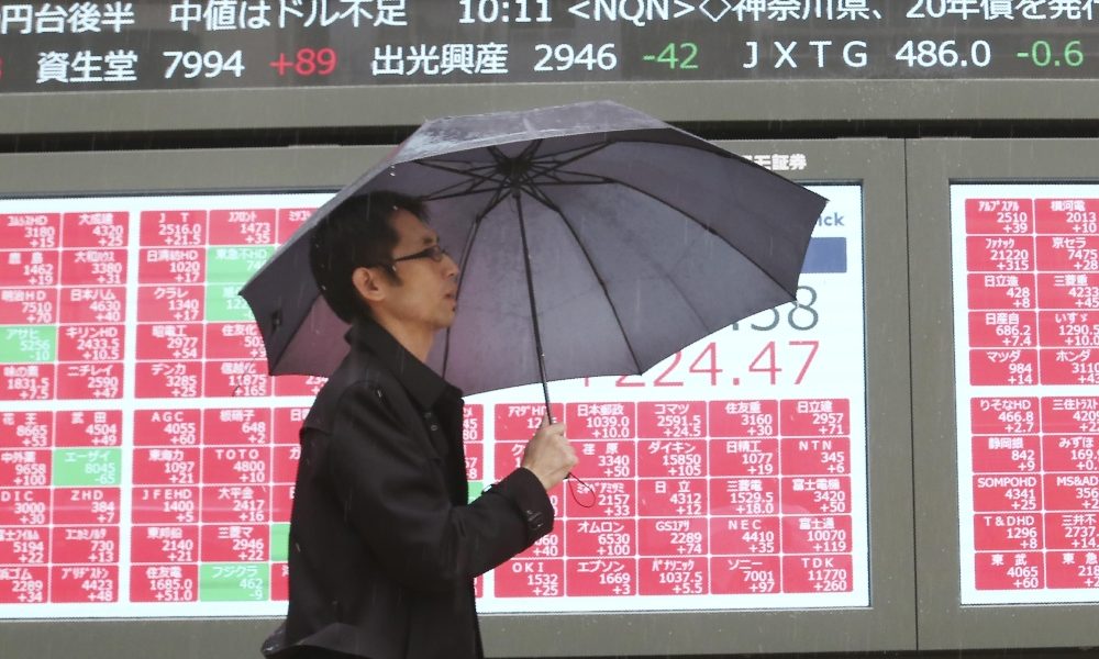 Borsa: Trump pesa su Asia, giù Hong Kong