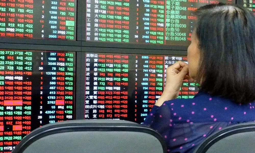 Borsa: coronavirus rallenta e Asia sale