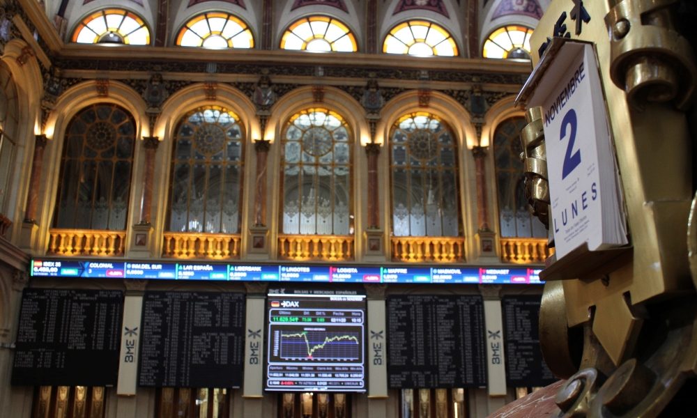 Borsa: rally Europa con indici Pmi e petrolio, Parigi +2,1%