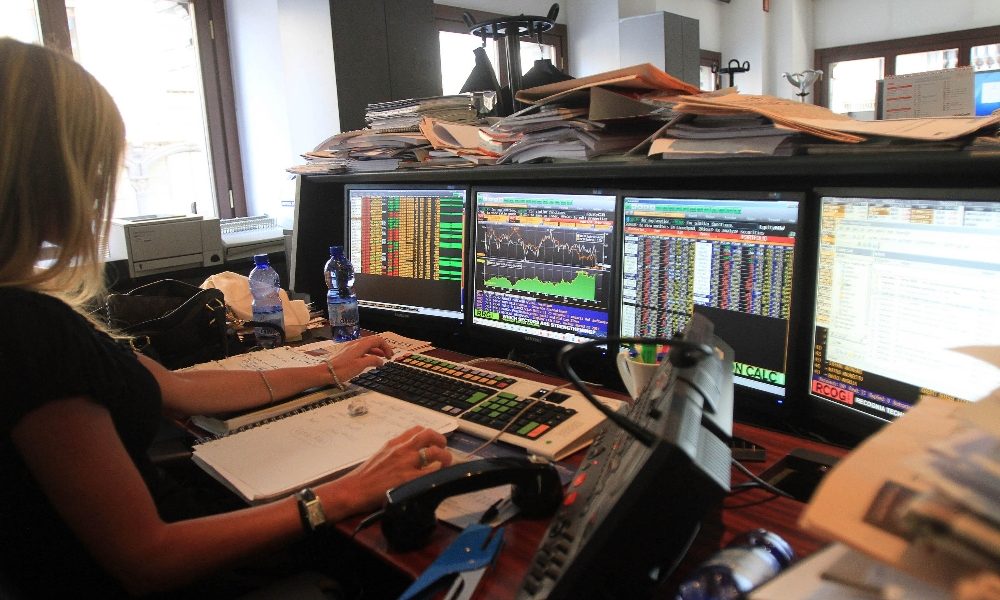 Borsa:Milano recupera e chiude in rialzo