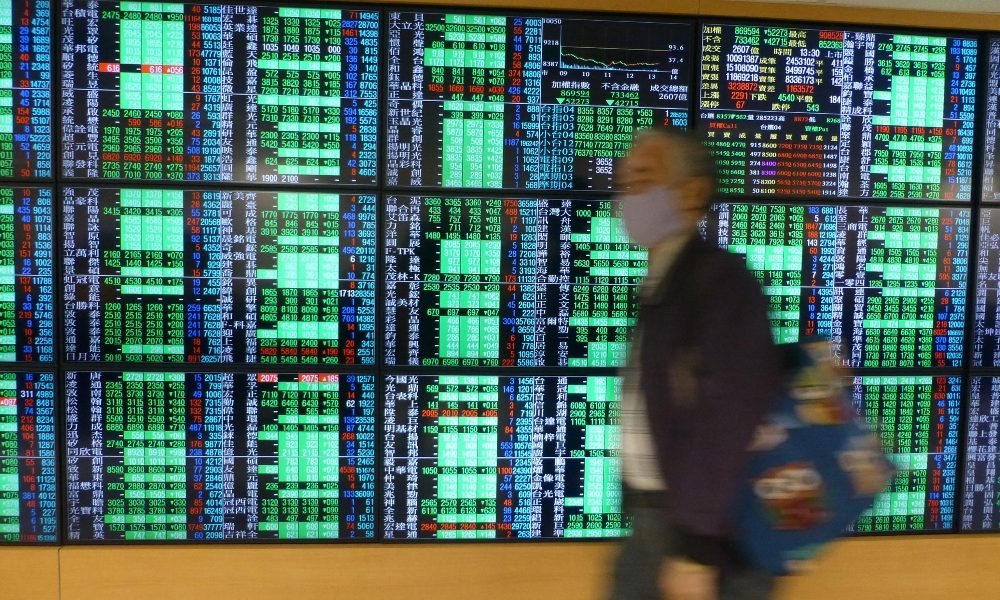 Borse Asia, rimbalzi record. Tokyo +8%