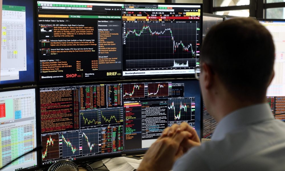 Borse in Europa salgono con petroliferi