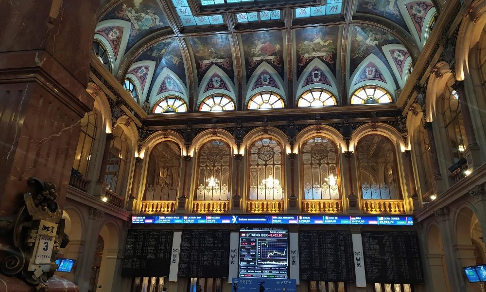 Borse: in rialzo con energia, frenano banche