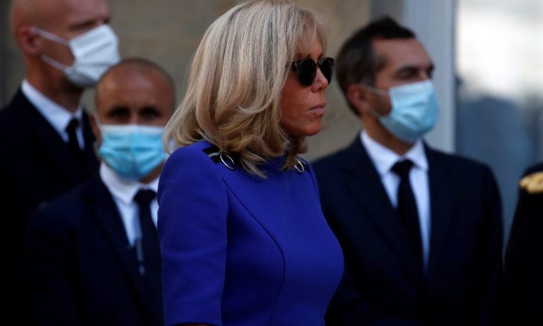 Brigitte Macron, tampone negativo, finito l’isolamento