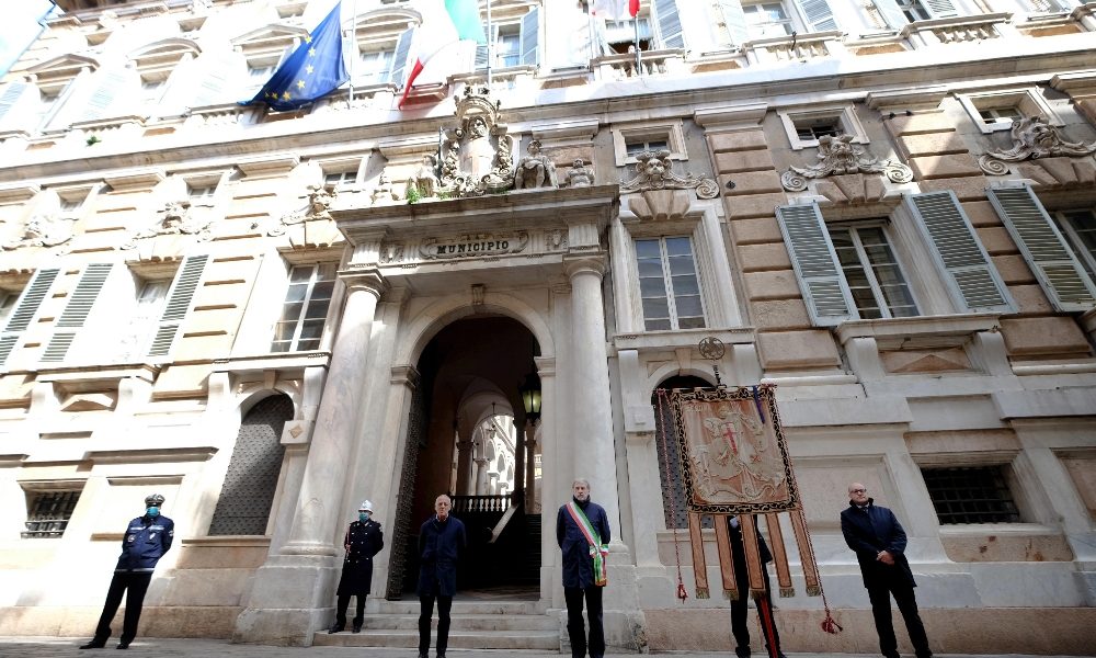 Bucci, “Genovesi continuate a lottare”