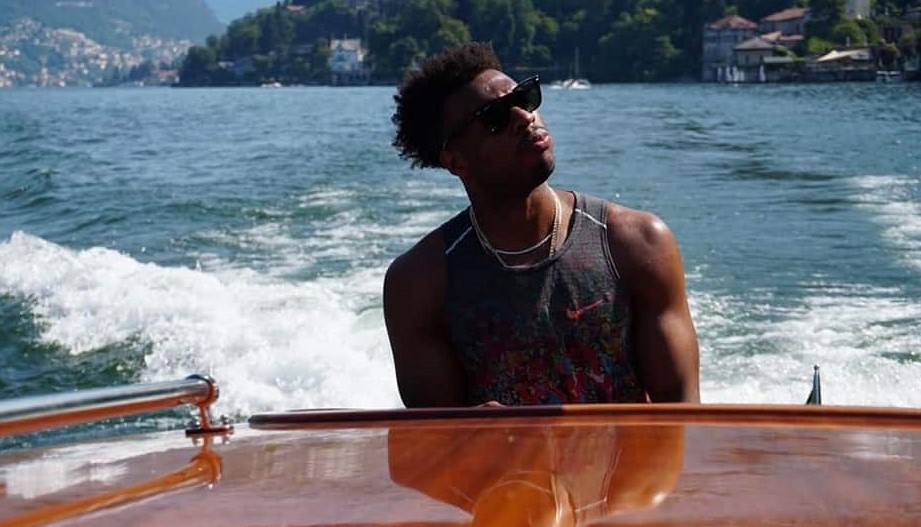 Dall’Nba al Lario: Buddy Hield, campione dei Sacramento Kings, in gita sul Lago di Como