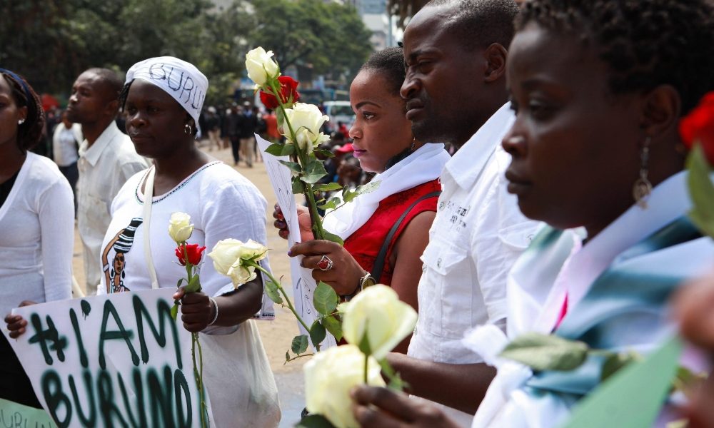Burundi: in migliaia per i funerali di Stato del presidente