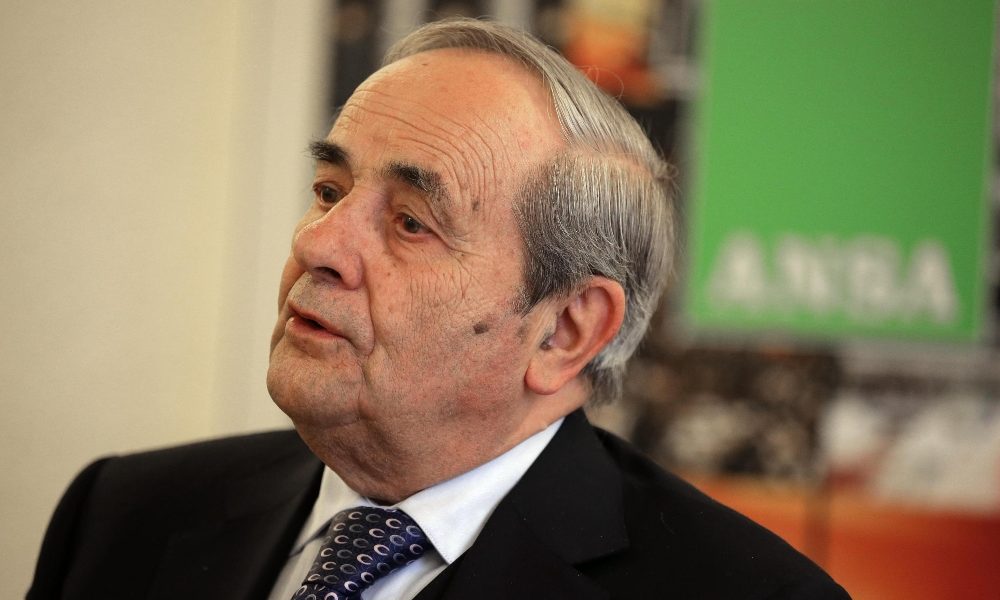 Calcinacci, sindaco Matera chiude scuola