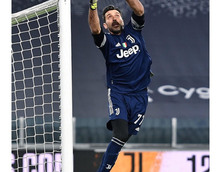Calcio: Buffon fa 43 anni, Fifa e Uefa ‘auguri,sei unico’