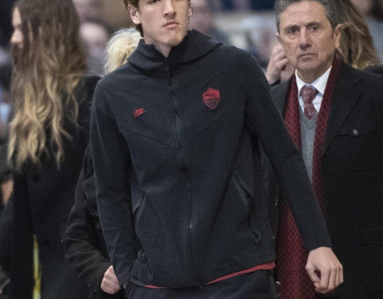 Calcio: Roma; Zaniolo operato al naso, ci vediamo tra poco