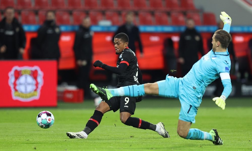 Calcio: il Bayer Leverkusen vince e guida la Bundesliga
