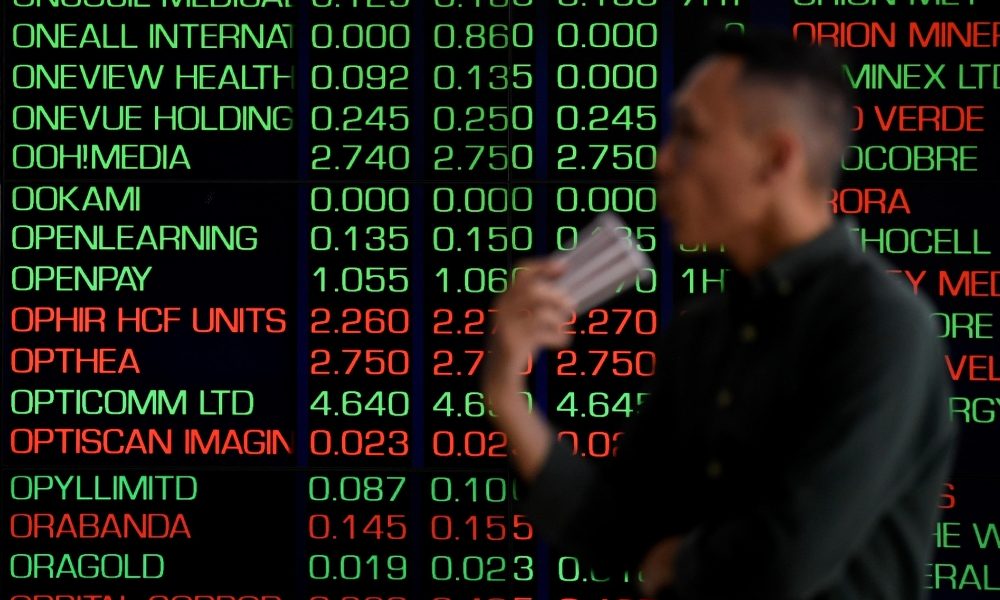 Cambi: euro in rialzo a 1,1057 dollari