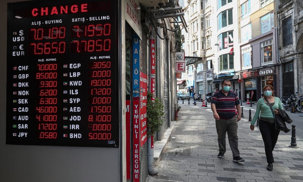 Cambi: euro stabile all’avvio a 1,1294 dollari