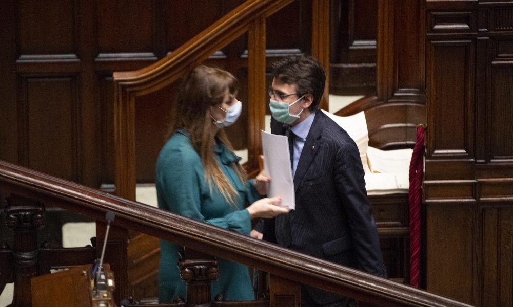 Camera, da oggi termoscanner a chi entra