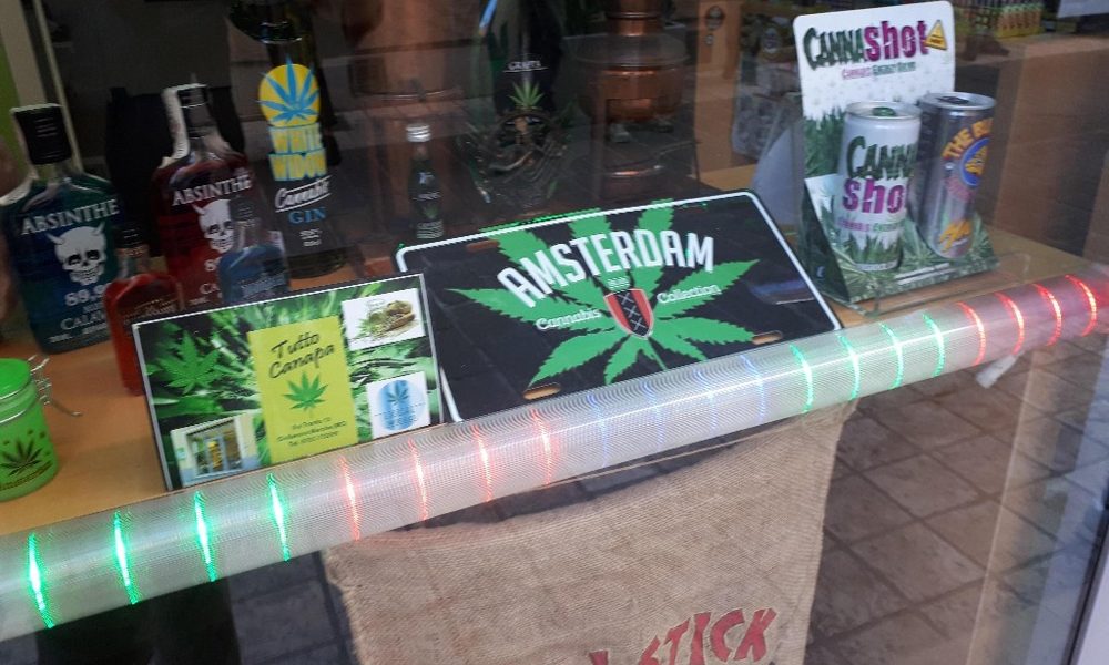 Cannabis assolti titolari negozio Ancona