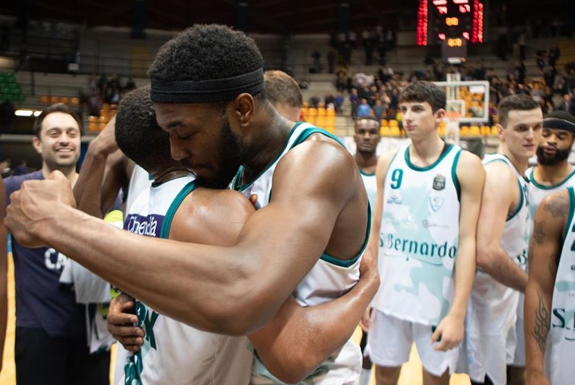 Cantù ritrova il successo nel derby con Varese. In classifica staccate Trieste e Pistoia