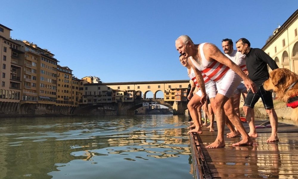 Capodanno, tuffo in Arno per Giani