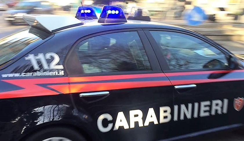 Bivacco per lo spaccio a Fino  Mornasco: carabinieri in azione