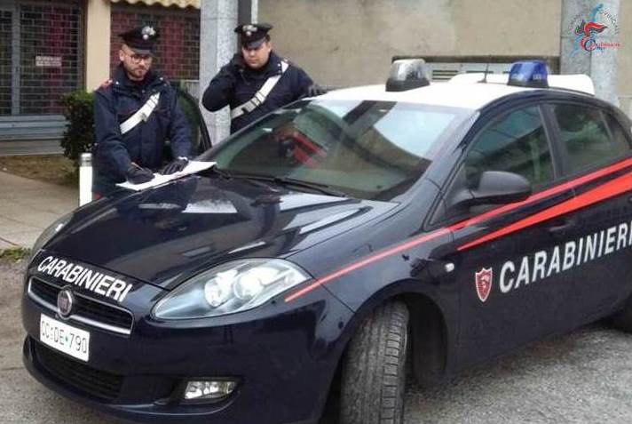 Coltellate alla moglie dopo la lite: individuato a Cantù e arrestato