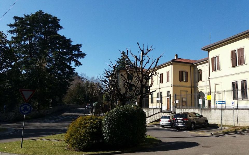 Armato di flessibile entra di notte al “Romagnosi” di Erba: arrestato 50enne