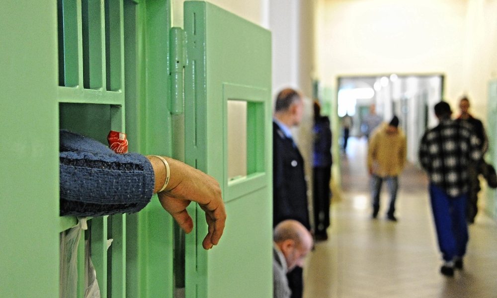 Carceri:Pg Bari, trattamento disumano