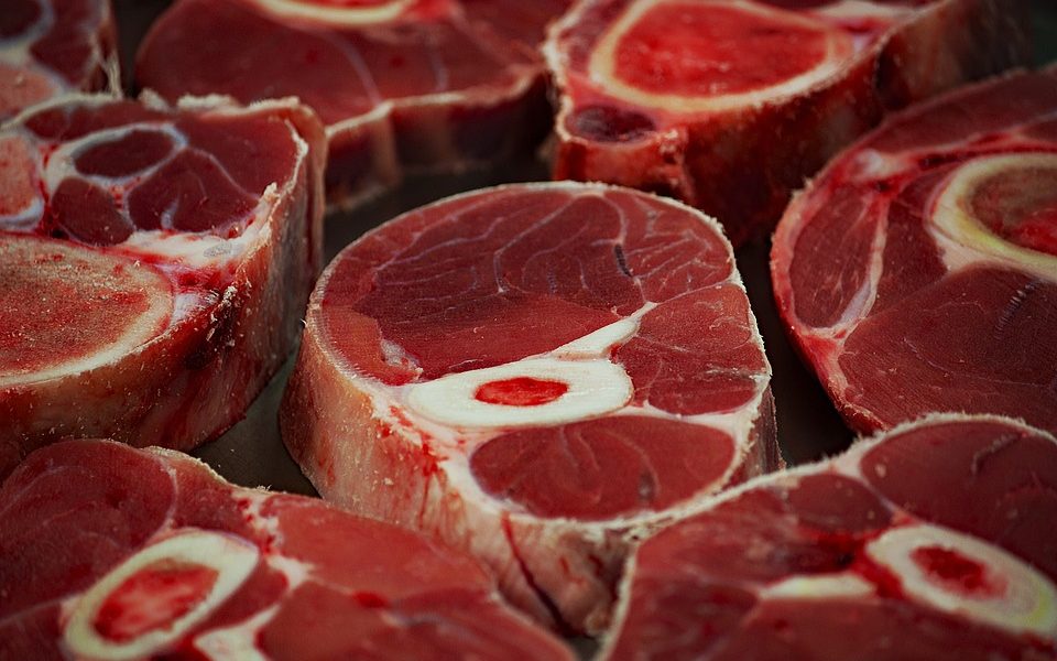 «Carne carissima in Svizzera? Ticinesi, venite a Como»