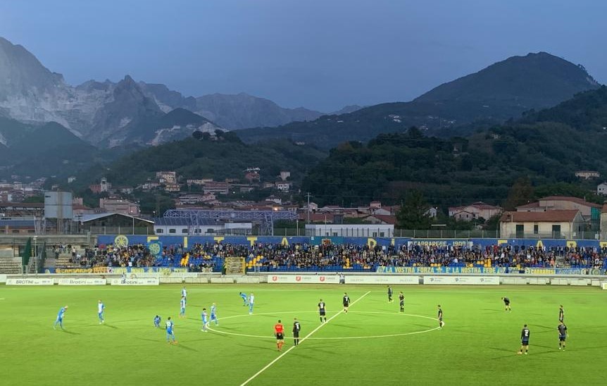 Como,  battuta d’arresto  nella sfida di Carrara:  i toscani si sono imposti per 2-0