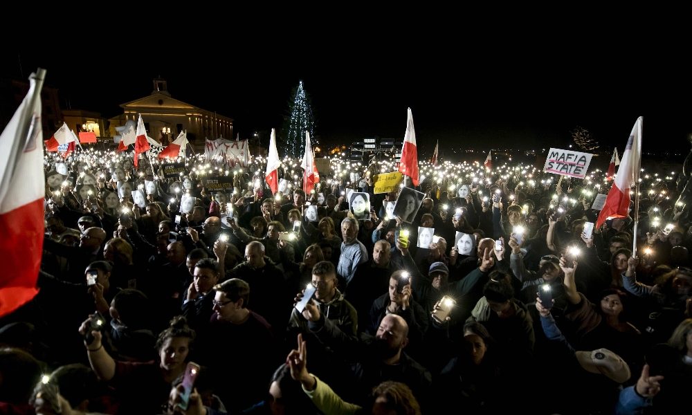 Caruana: in migliaia in piazza a Malta