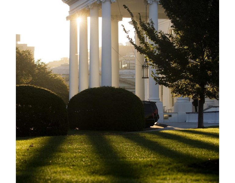 Casa Bianca smentisce Trump ieri nello Studio Ovale