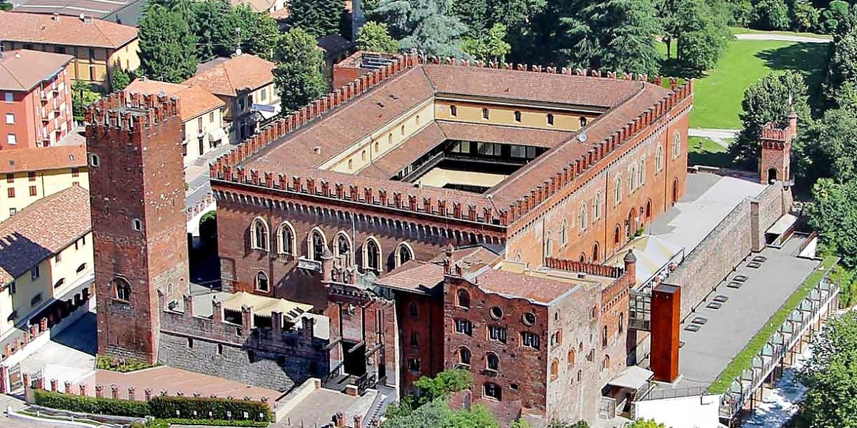 Castello di Carimate in vendita, asta deserta. Dieci milioni il valore, ma nessuna offerta di acquisto