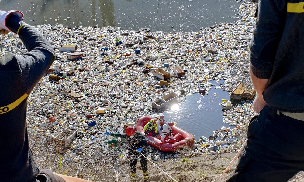Cava dismessa diventa ‘lago’ di rifiuti