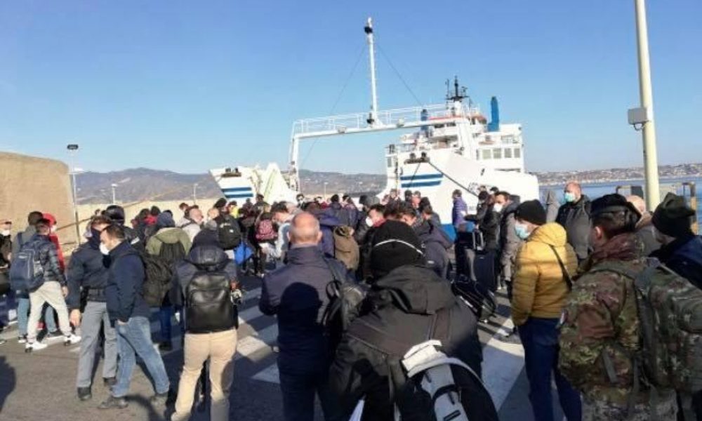 Centinaia di auto dal Nord sullo Stretto
