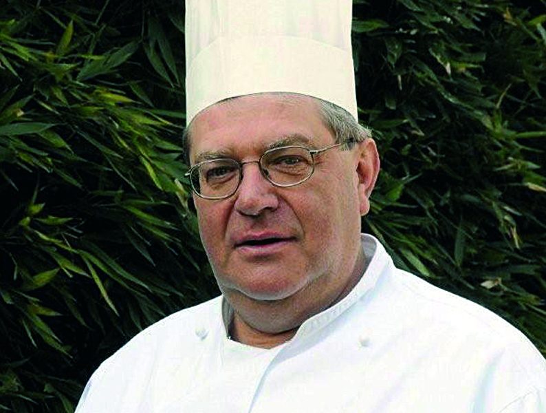 Lutto nel mondo della gastronomia: lunedì a Orsenigo l’ultimo addio allo chef Cesare Chessorti